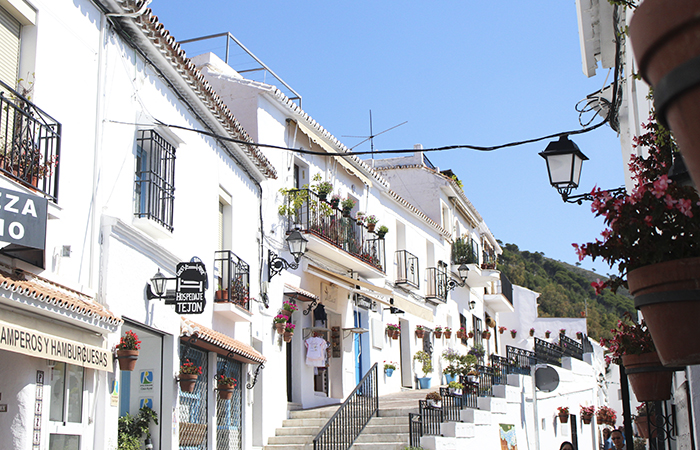 Kuva: Mijas Pueblon valkoisia taloja.